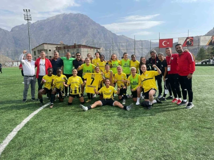 Alg Spor, Karyna ile g&uuml;ld&uuml; 1-2
