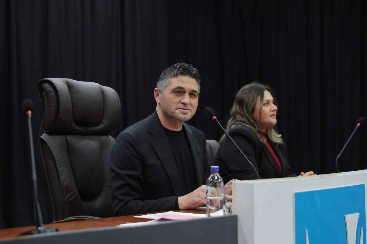 Aliağa Belediye Meclisinde &ouml;nemli isimlere vefa
