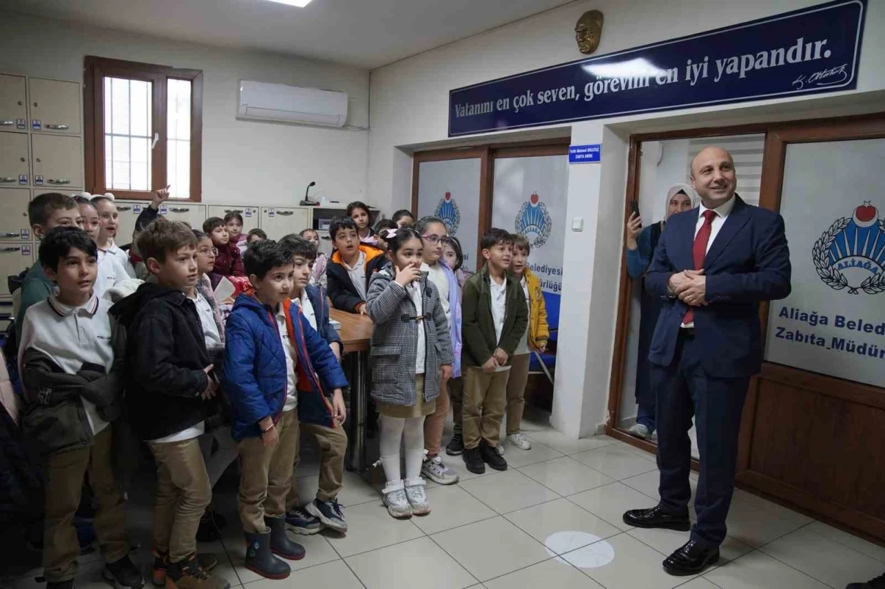 Aliağa Belediyesi Zabıta M&uuml;d&uuml;rl&uuml;ğ&uuml; minik misafirlerini ağırladı
