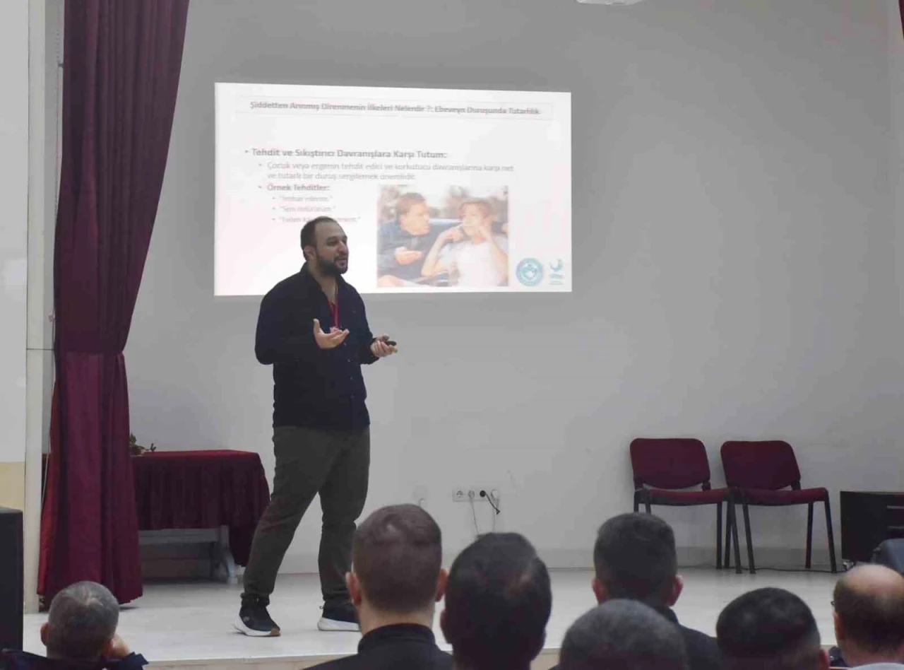 Aliağa’da, psikologlardan hükümlü ve tutuklulara seminer
