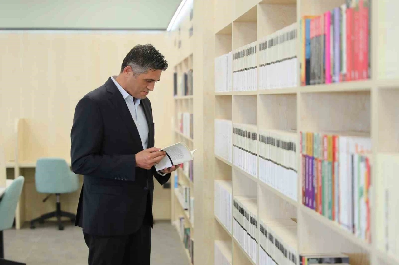 Aliağa Kent Kitaplığı yeni eserlerle büyümeye devam ediyor
