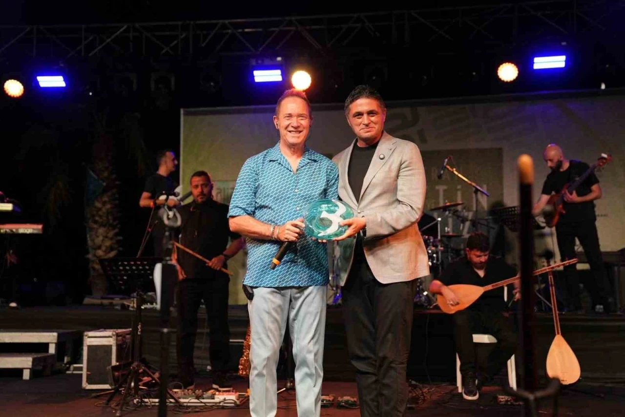 Aliağa Sanat G&uuml;nleri, Şakran Zeytin ve Deniz Festivali ile başladı
