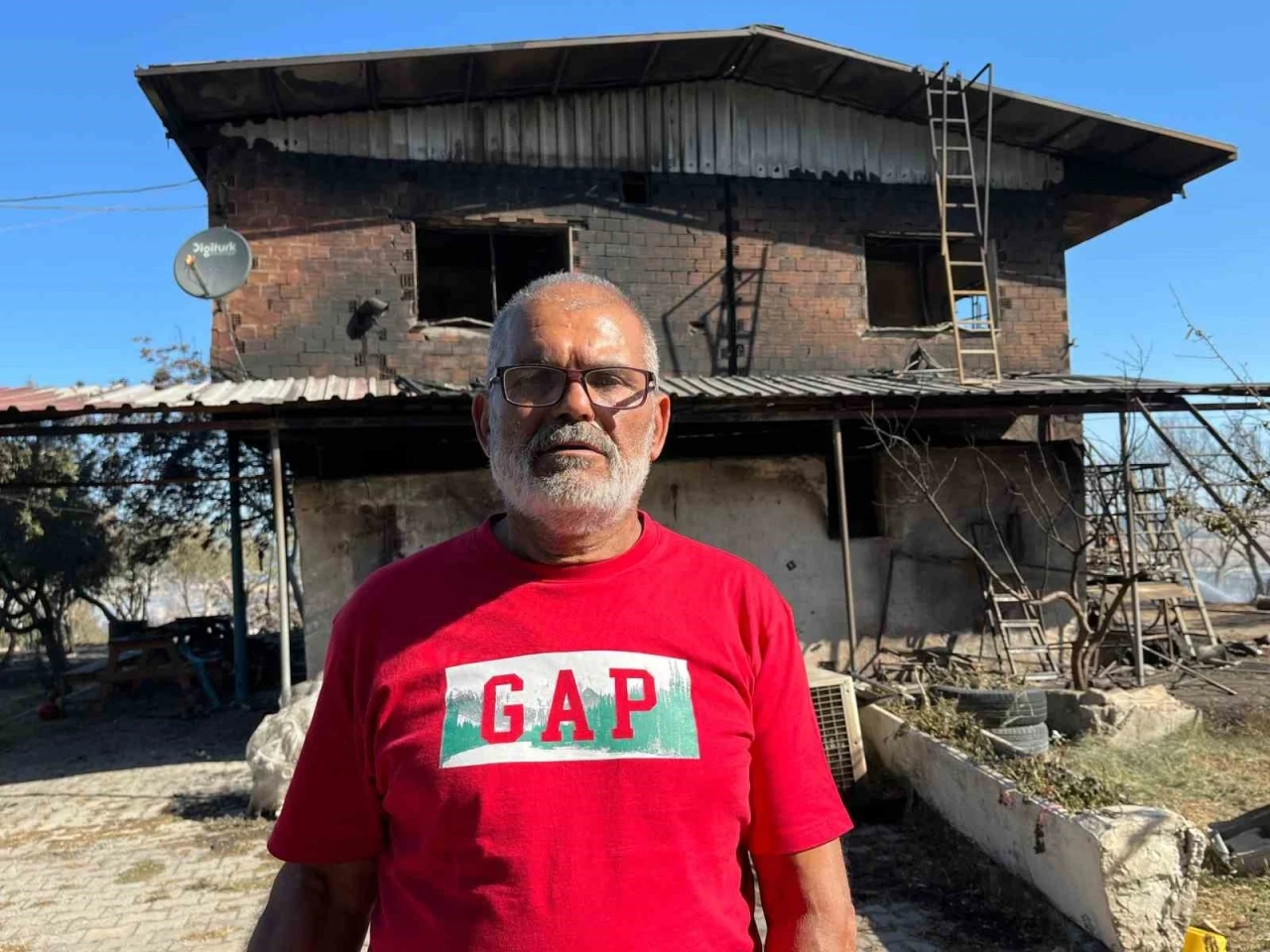 Aliağa yangınında 34 yıllık emek alevlere teslim oldu
