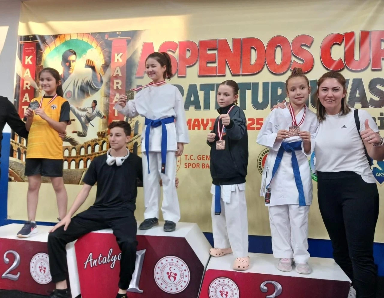 Aliağalı karateciler Aspendos Cup Karate Turnavası’nda
