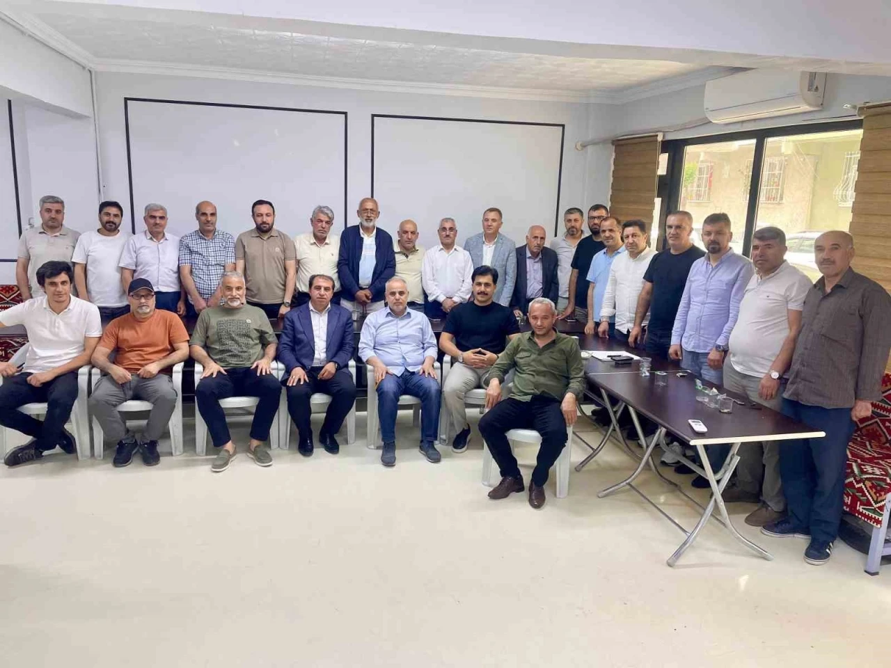 Alikanlılar Derneği&rsquo;nde Abuzer Altun g&uuml;ven tazeledi
