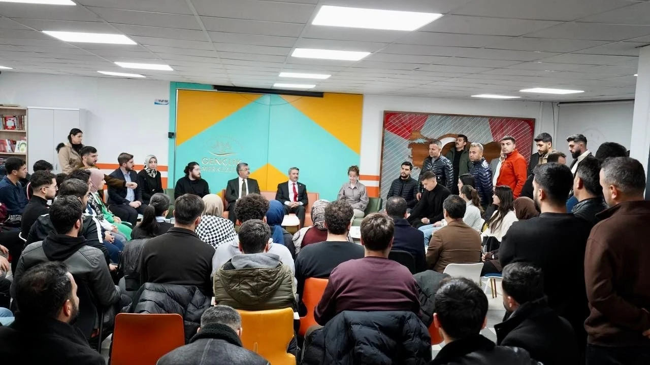 Alkayış&rsquo;tan &uuml;niversiteli gen&ccedil;lere mesaj
