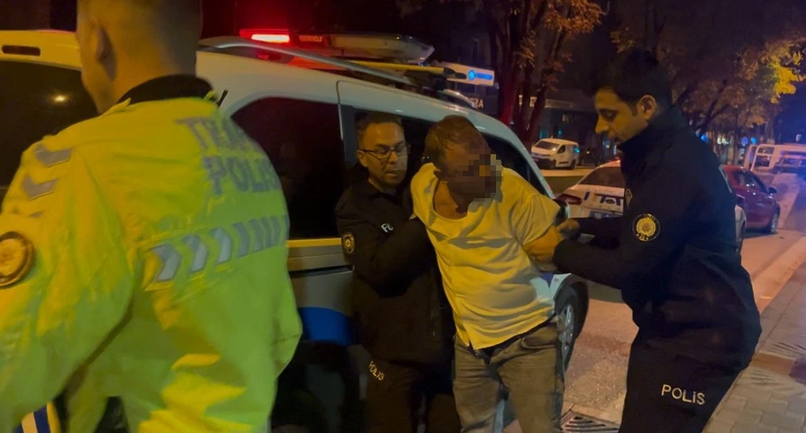 Alkollü sürücü patlak lastikle kaçtı, polisi peşinde pervane etti: "Lahmacunu 80 liraya satıyorum"