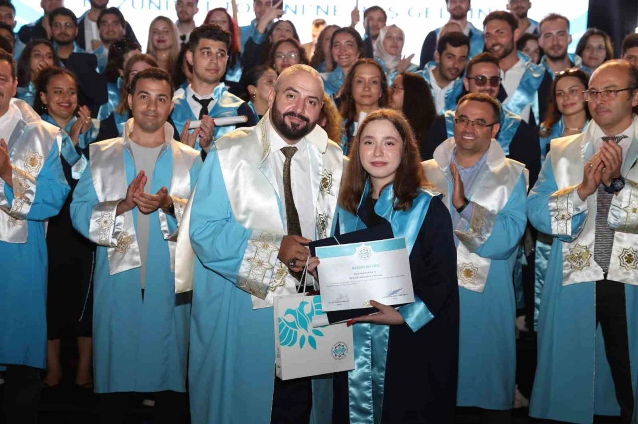 ALKÜ’nün 10. yılında mezuniyet coşkusu
