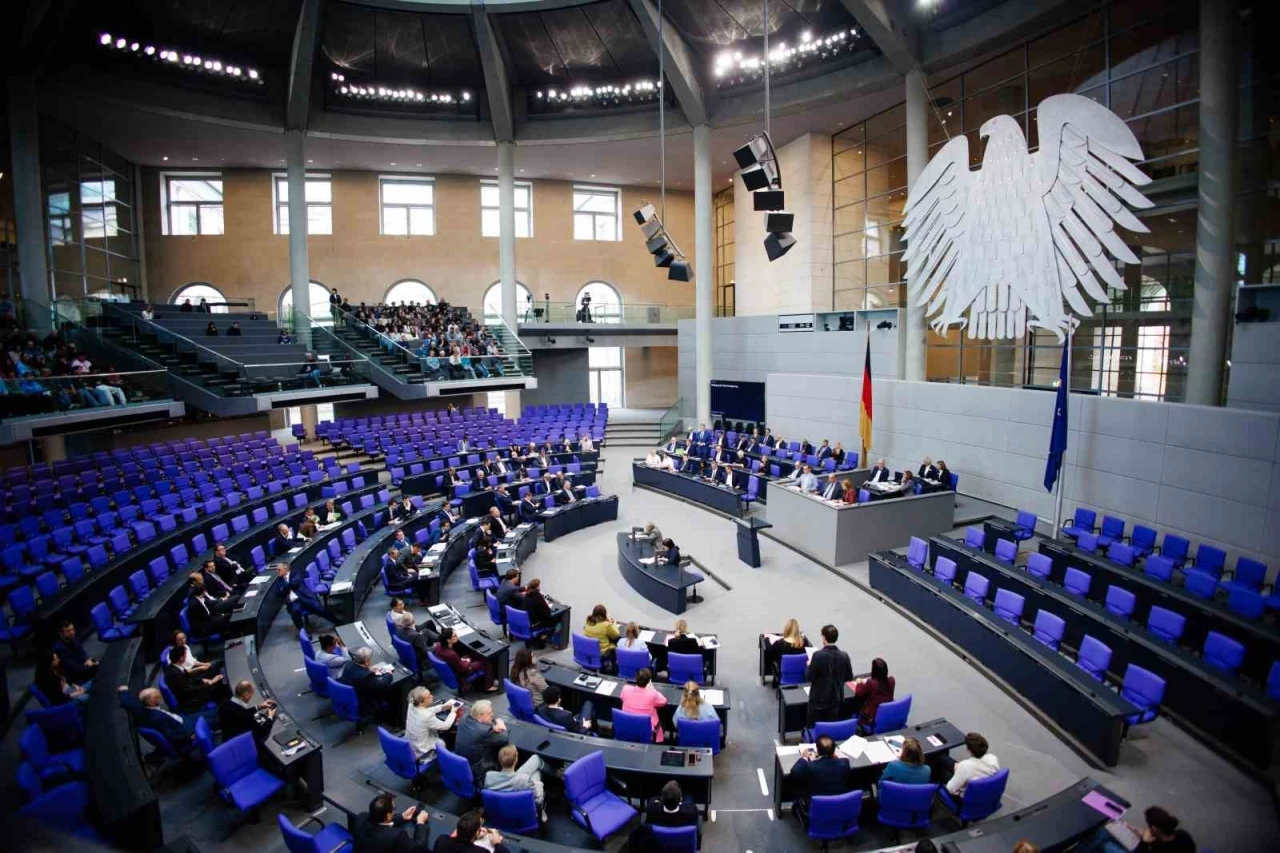 Alman Meclisinde şüpheli USB alarmı
