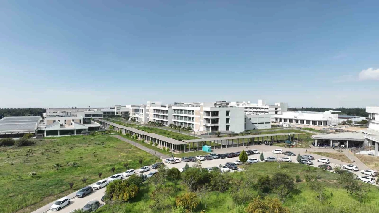 Alparslan T&uuml;rkeş &Uuml;niversitesi T&uuml;rkiye&rsquo;nin en iyi 20 &uuml;niversitesi arasına girdi
