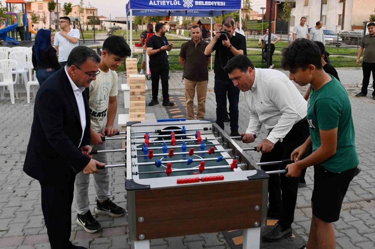 Altıeyl&uuml;l&rsquo; de kırsal mahalleler yaz akşamlarında şenleniyor
