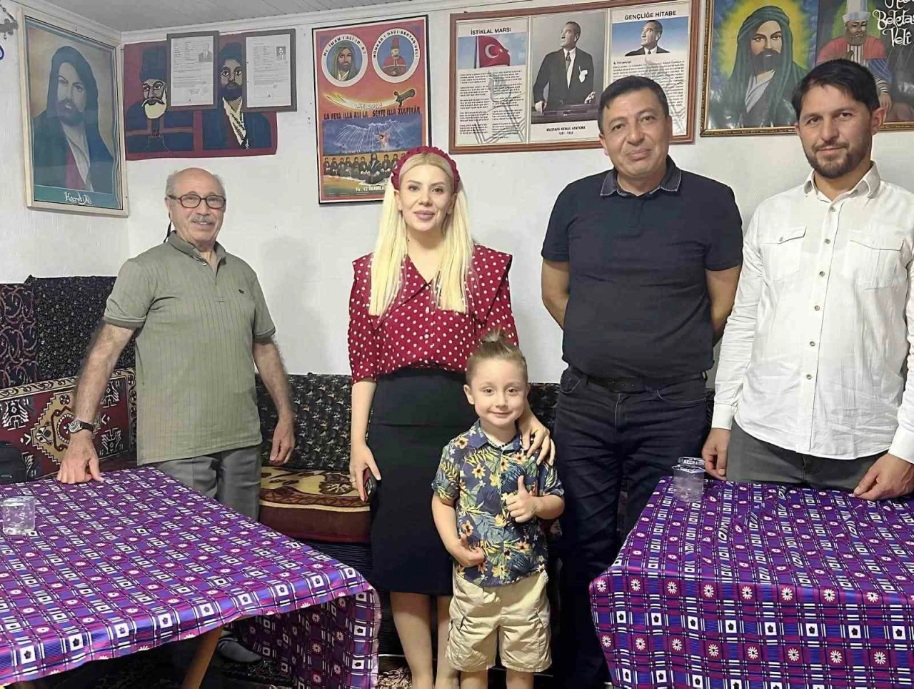 Altıntaş Kaymakamı Yıldırım, Zafertepe &Ccedil;alk&ouml;y&rsquo;deki aşure programına katıldı

