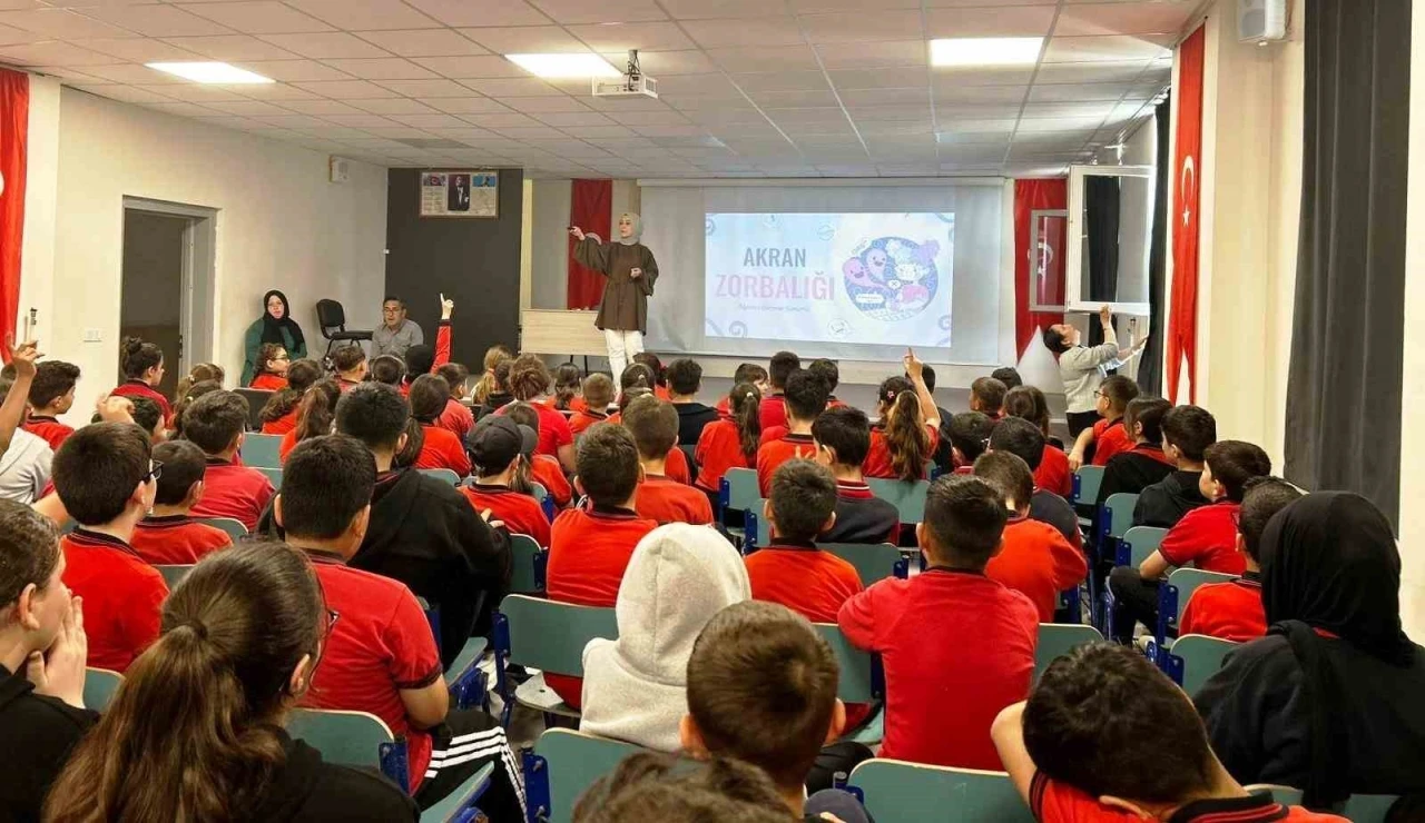 Altıntaş&rsquo;ta akran zorbalığına karşı farkındalık seminerleri
