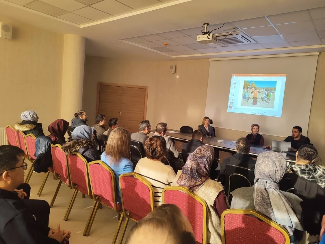 Altıntaş&rsquo;ta "Yetim Kardeş" projesi tanıtıldı
