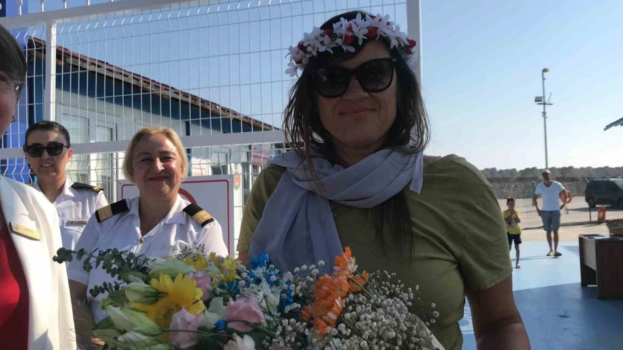 Amasra 100 bininci kuruvaziyer gemi yolcusunu ağırladı
