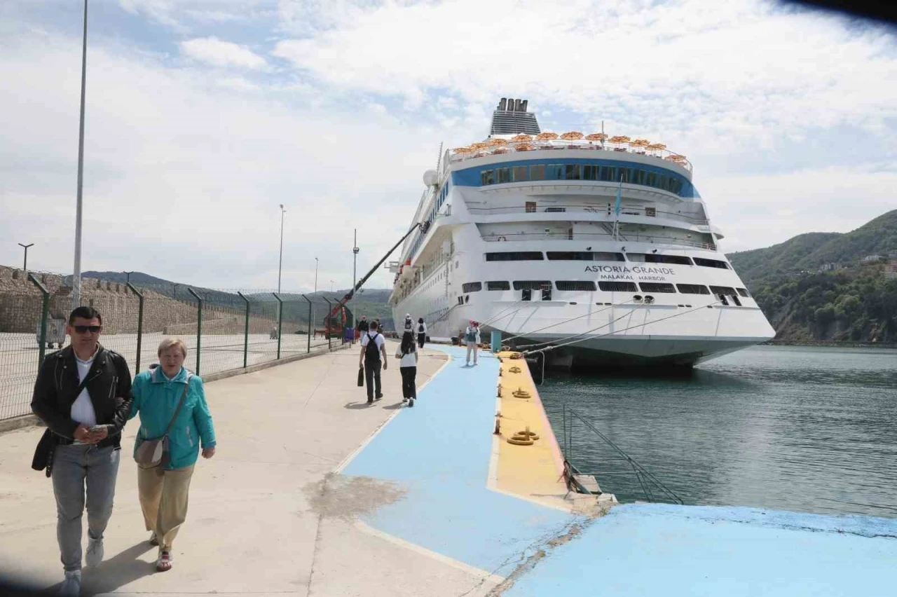 Amasra’ya Rusya’dan gelen turist sayısı 86 bin kişiye ulaştı
