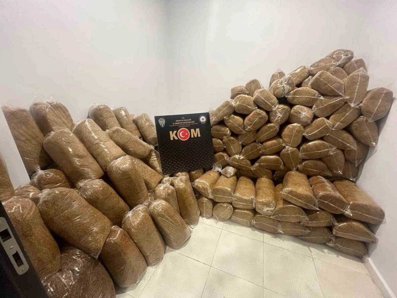 Amasya’da 1 ton 240 kilo kıyılmış tütün ele geçirildi, 1 gözaltı
