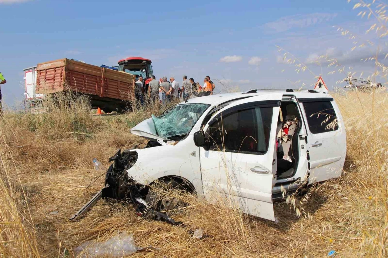Amasya&rsquo;da cenaze d&ouml;n&uuml;ş&uuml; aile faciası: Aynı aileden 3 kişi kazada hayatını kaybetti
