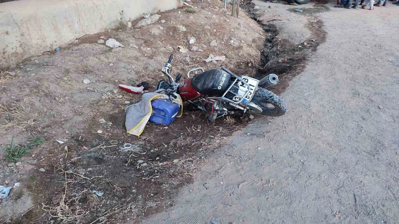Amasya’da feci kaza: Otomobilin çarptığı motosikletteki kız çocuğu hayatını kaybetti
