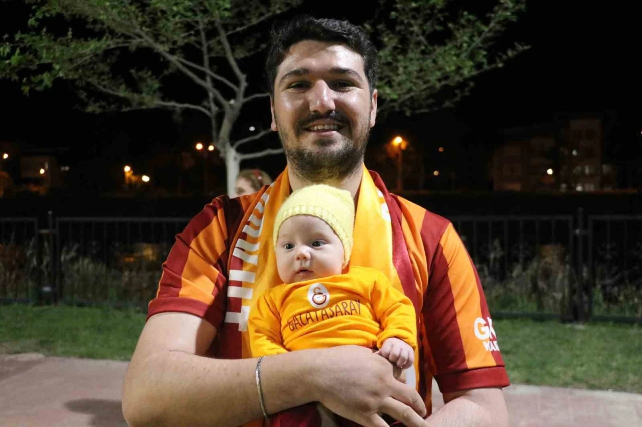 Amasya’da Galatasaraylı çift, 25. şampiyonluğu 52 günlük bebekleriyle kutladı
