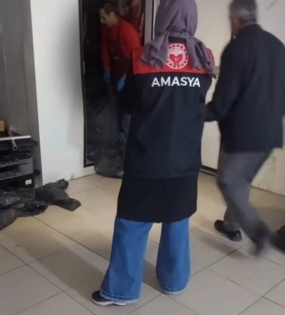 Amasya’da gıda denetimlerinde 415 kg yoğurt, 305 litre yağ ve 970 kg kırmızı et imha edildi
