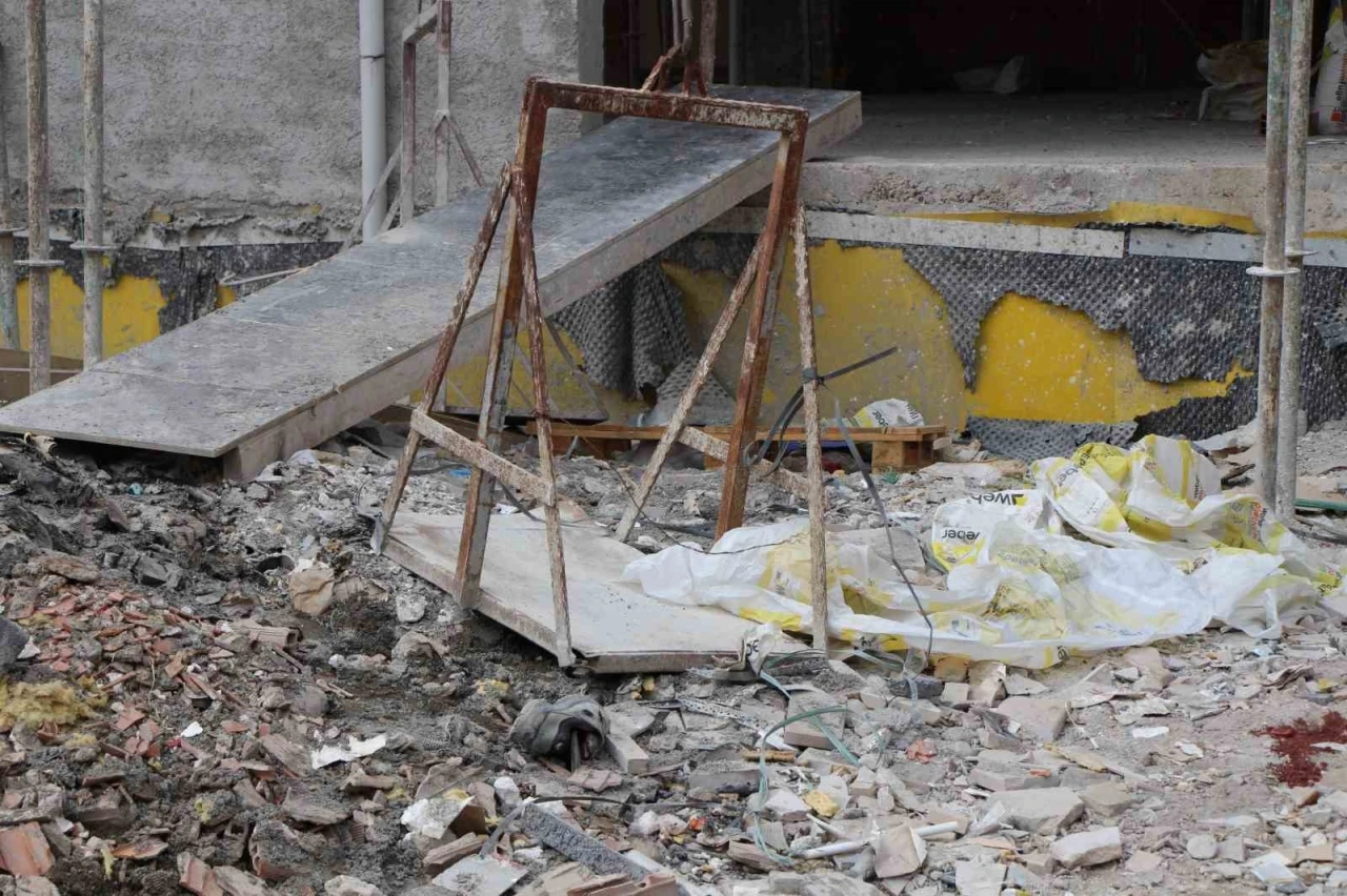 Amasya&rsquo;da inşaattan d&uuml;şen iş&ccedil;i hayatını kaybetti
