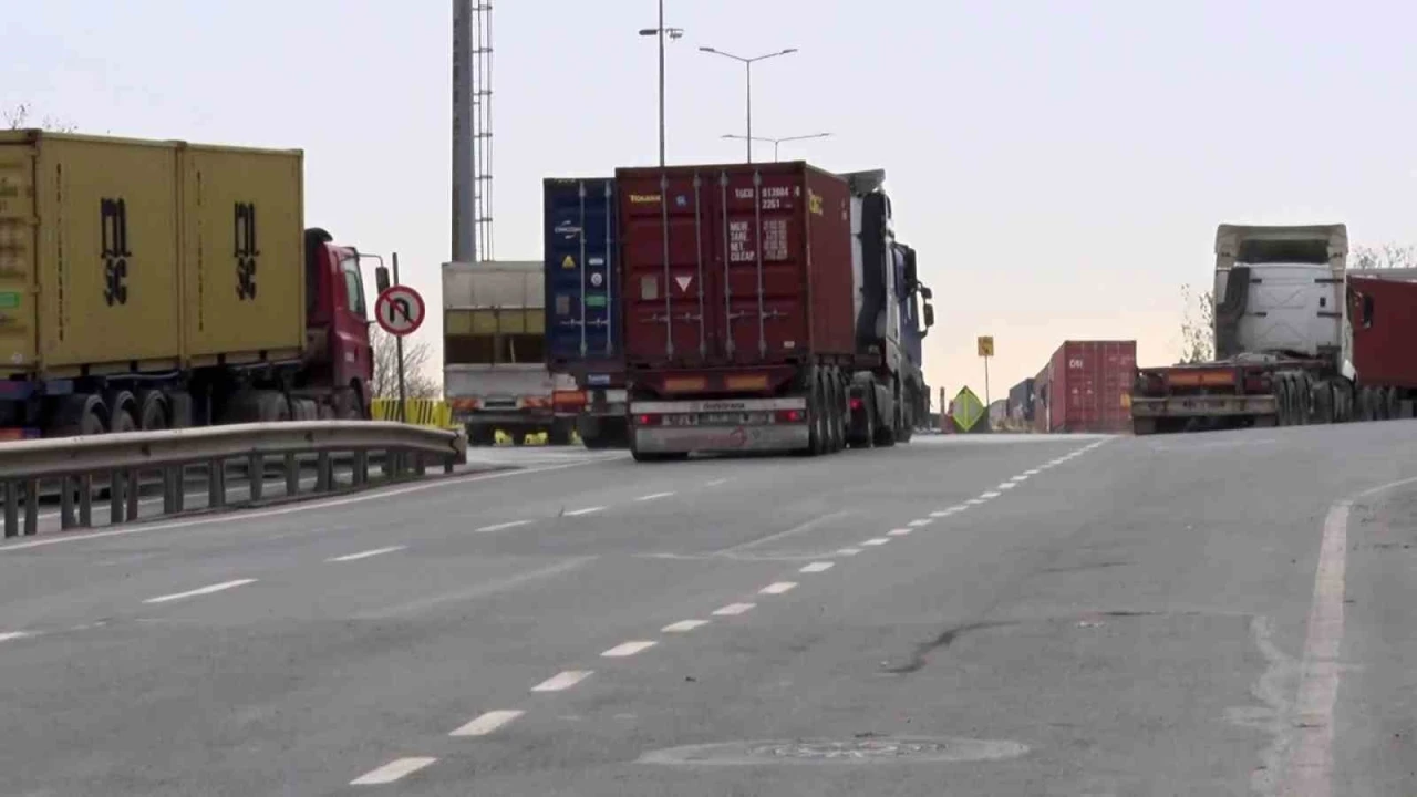 Ambarlı Limanı&rsquo;nda b&uuml;y&uuml;k &ccedil;ile: B&ouml;lge halkı mağdur
