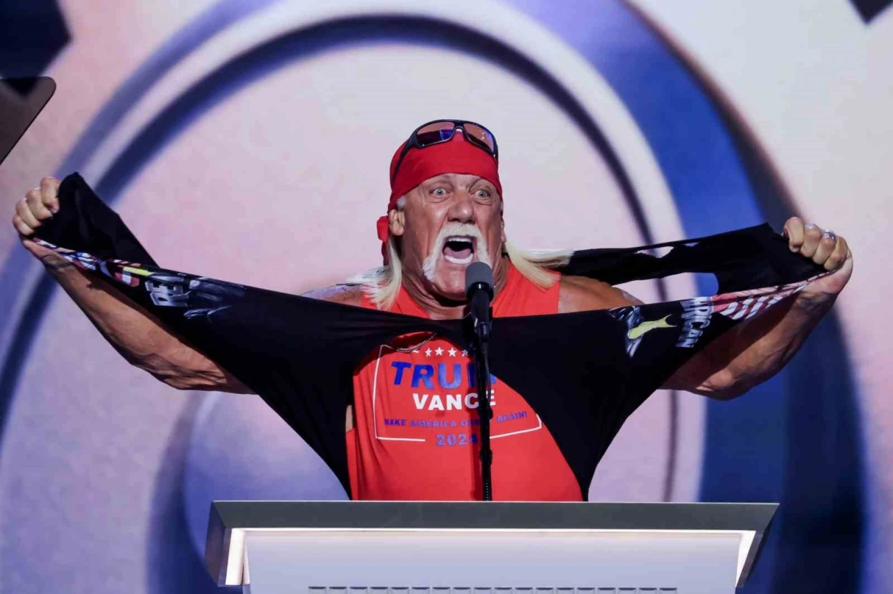 Amerikan güreşi yıldızı ve oyuncu Hulk Hogan 71 yaşında hayatını kaybetti
