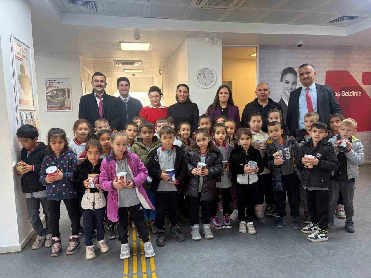 Ana sınıfı &ouml;ğrencileri bankada tasarrufla tanıştı
