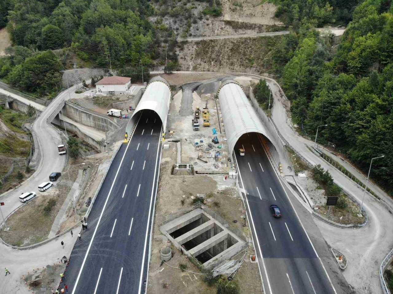 Anadolu Otoyolu Bolu Dağı geçişinde İstanbul yönü 5 saat trafiğe kapatılacak
