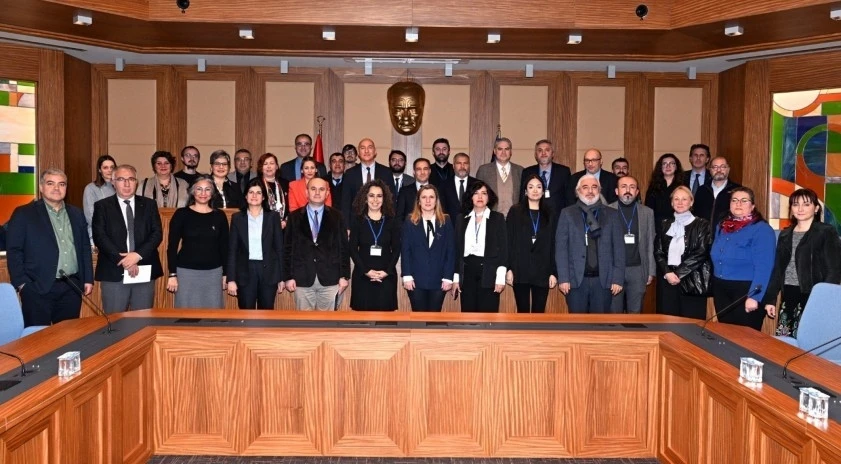 Anadolu &Uuml;niversitesi Edebiyat Fak&uuml;ltesinde 6 b&ouml;l&uuml;m birden FEDEK akreditasyonu aldı

