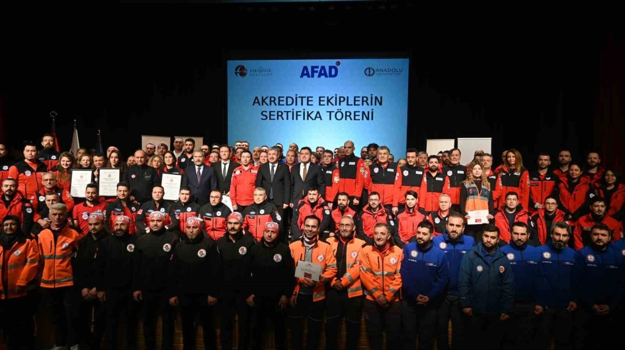 Anadolu &Uuml;niversitesi&rsquo;nde 6 Şubat depremlerinde hayatını kaybedenler anıldı

