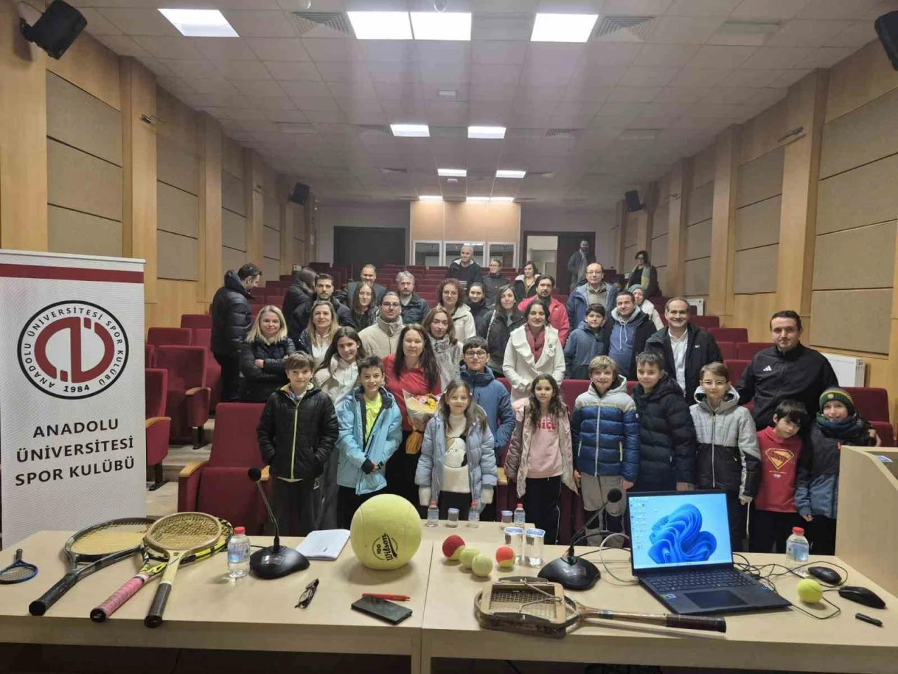 Anadolu &Uuml;niversitesi&rsquo;nden tenis&ccedil;ilere tam destek
