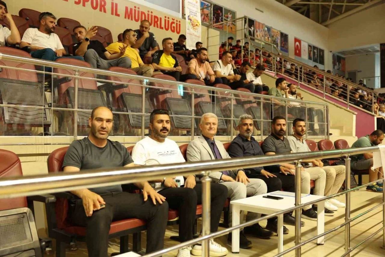 ANALİG Hentbol 1. Etap 7. Grup M&uuml;sabakaları başladı

