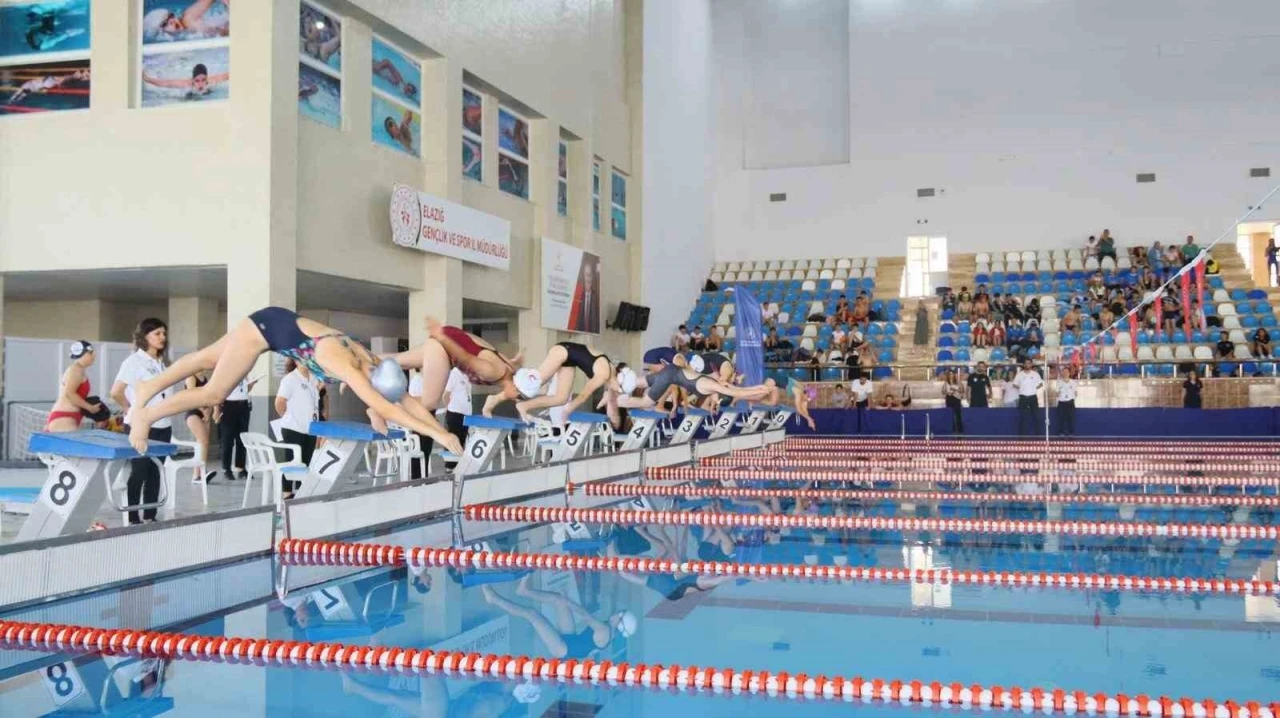 Analig yüzme heyecanı Elazığ’da yaşandı
