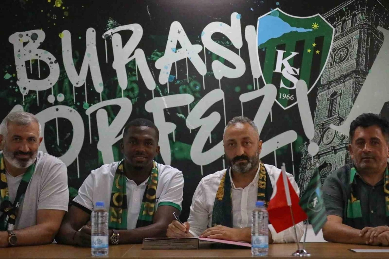 Anfernee Jamal Dijksteel resmen Kocaelispor’da

