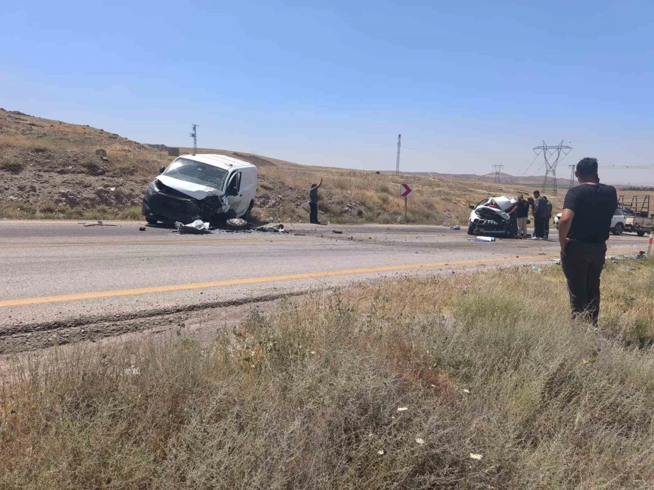 Ankara’da 2 araç kafa kafaya çarpıştı: 1 ölü, 1 yaralı
