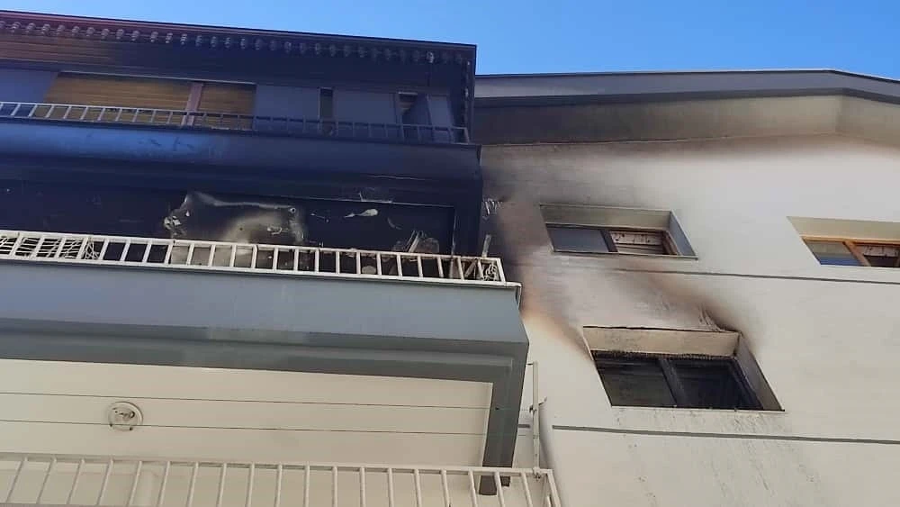 Ankara’da apartman dairesindeki yangın kontrol altına alındı

