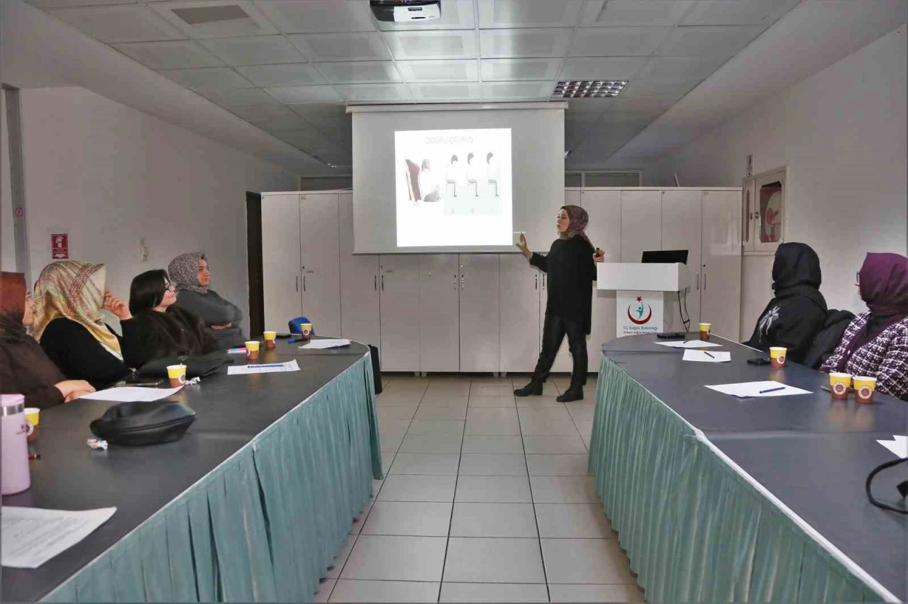 Ankara&rsquo;da &ccedil;ocuk gelişim merkezi eğitimcilerine y&ouml;nelik eğitim programı d&uuml;zenlendi

