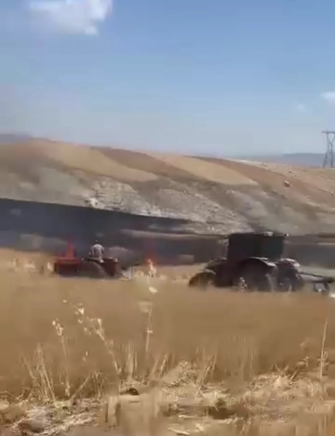 Ankara&rsquo;da ekili arazide yangın
