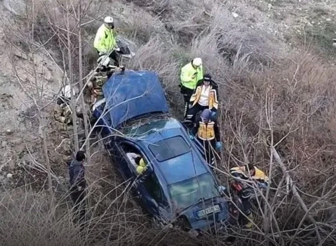 Ankara&rsquo;da feci kaza: Anne, baba ve 3 aylık bebek &ouml;ld&uuml;
