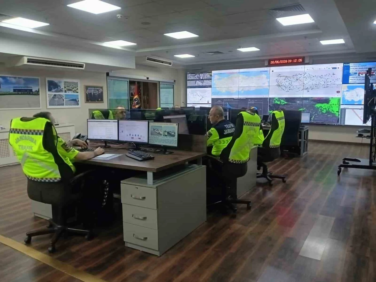 Ankara&rsquo;da jandarmadan bayram &ouml;ncesi hava destekli trafik denetimi
