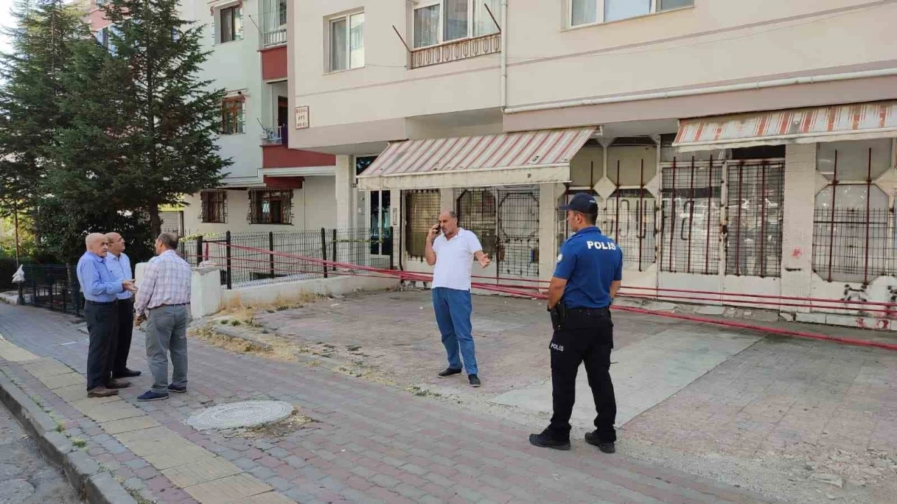 Ankara’da kolonları kırılan bina tahliye edildi
