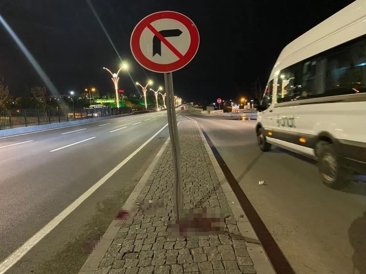 Ankara’da motosiklet trafik levhasına çarptı: 2 ölü
