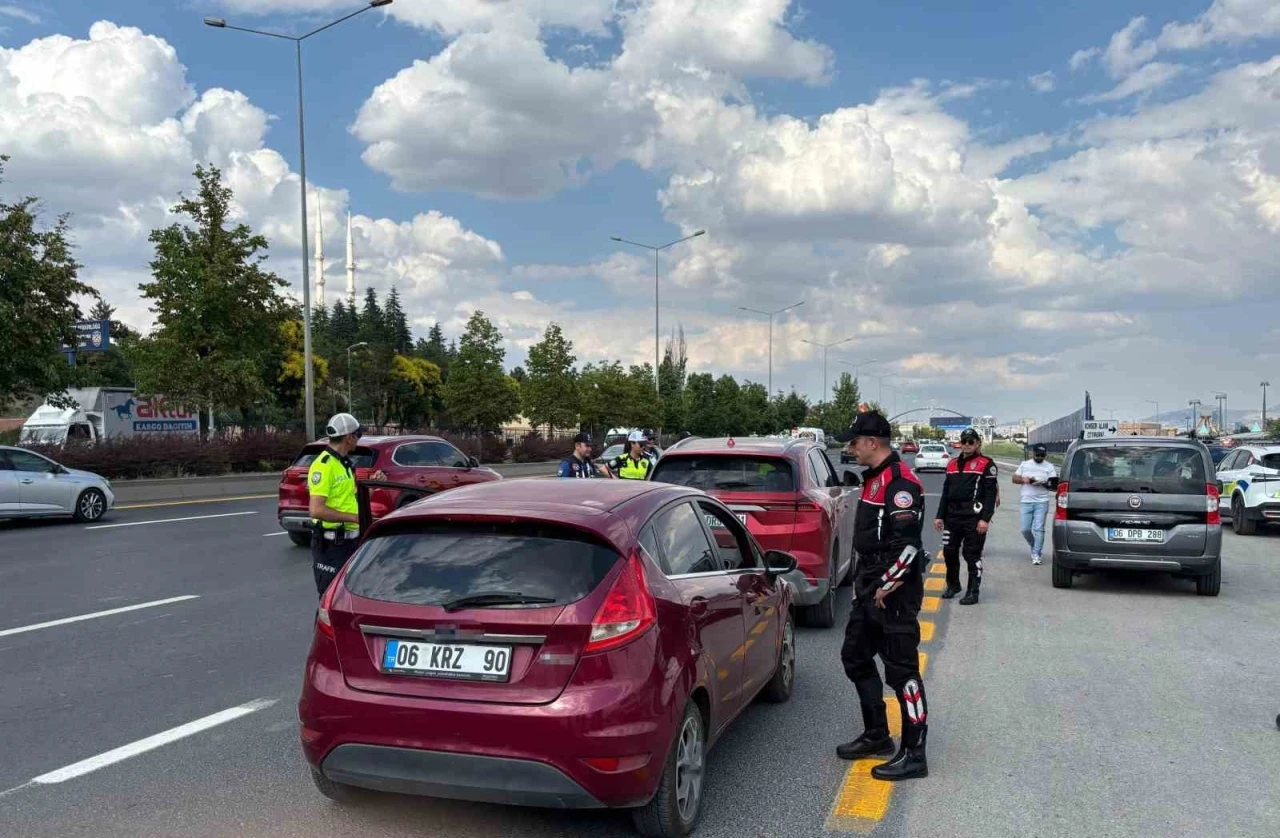 Ankara&rsquo;da NATO Zirvesi kapsamında asayiş ve trafik denetimleri t&uuml;m hızıyla devam ediyor
