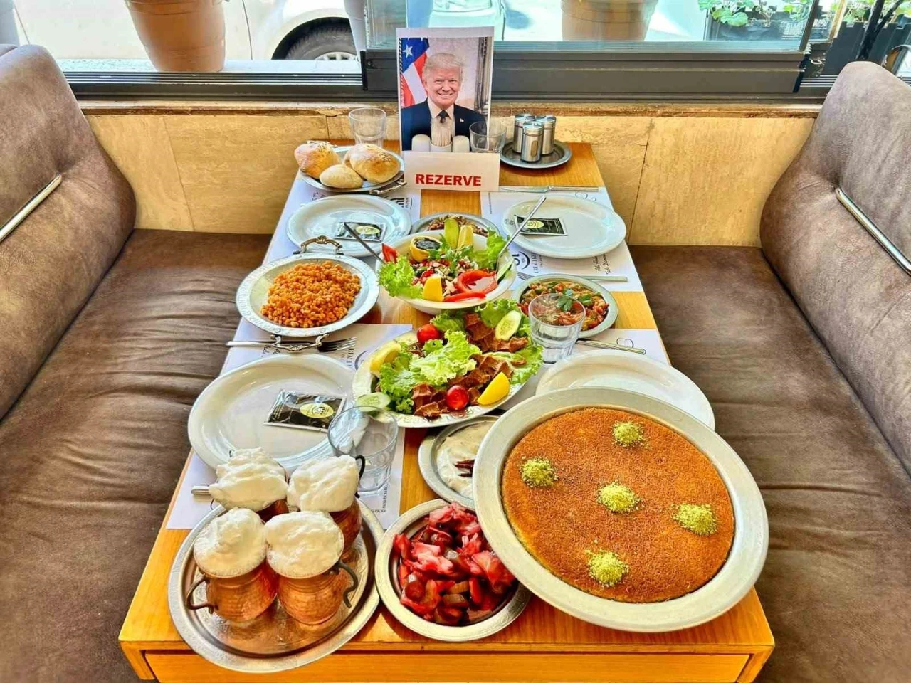 Ankara&rsquo;da NATO Zirvesi &ouml;ncesi restoranlarda ABD Başkanı Trump i&ccedil;in hazırlık
