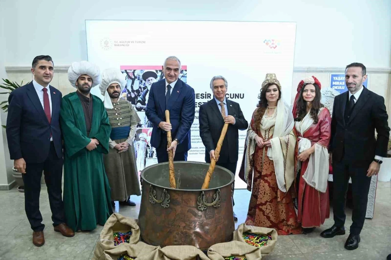 Ankara&rsquo;da "Yaşayan Miras Okulu" a&ccedil;ıldı, Bakan Ersoy bu okulun yaygınlaştırılacağını duyurdu
