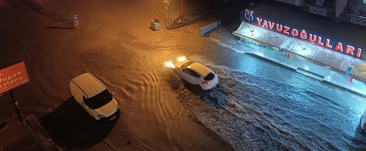 Ankara’da sağanak yağışlar sele neden oldu
