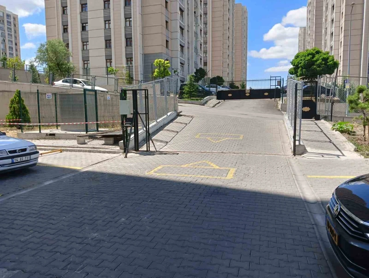 Ankara’da tartıştığı eşinin yakınlarını bilerek ezdiği iddia edilen koca tutuklandı
