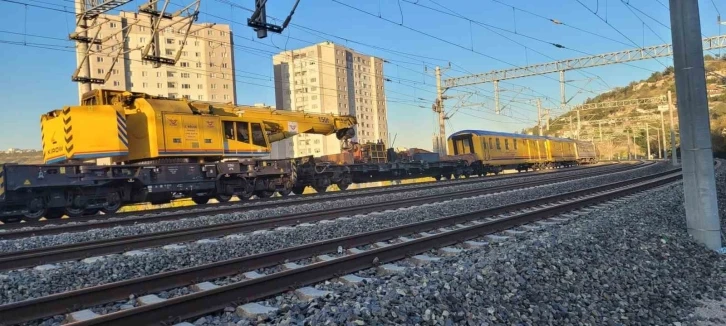 Ankara&rsquo;da test s&uuml;r&uuml;ş&uuml; yapan YHT vagonlarının raydan &ccedil;ıkması sonucu 4 iş&ccedil;i yaralandı
